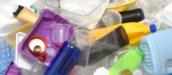 Adáptate al nuevo impuesto sobre los envases de plástico no reutilizables