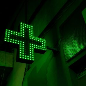 La consolidación de las «Farmacias de Servicios» vs. Compraventa