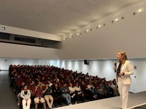 La iniciativa «Directivas del Gran Consumo en las aulas» de AECOC continúa inspirando a las futuras profesionales del sector