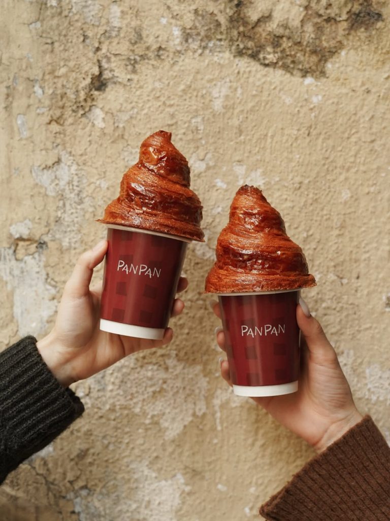 Pan Pan Bakery, Francia